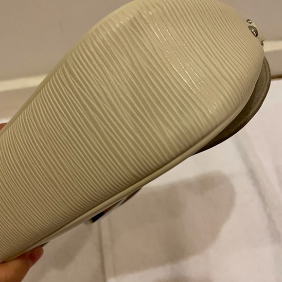 Louis Vuitton Montaigne Clutch Epi Leather White - Picture 7 of 10